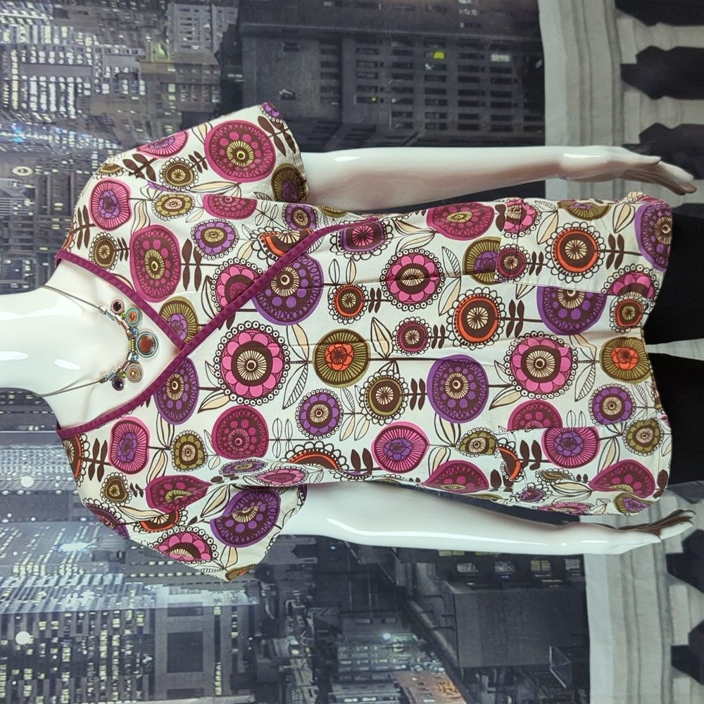 Scrubs Works sz M Nursing Work Uniform Floral Scrub Top